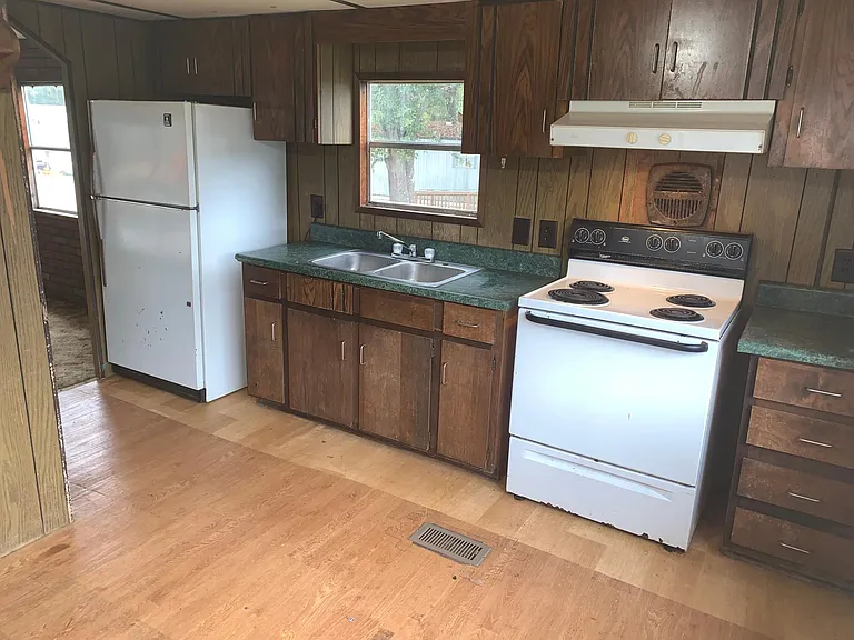 108 J Cobb Dr — Photo 1