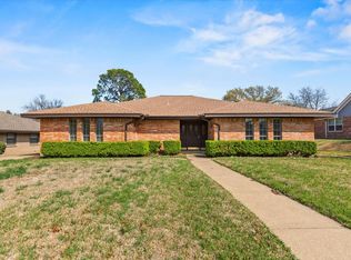 1905 Alamo Dr, Arlington, TX 76012