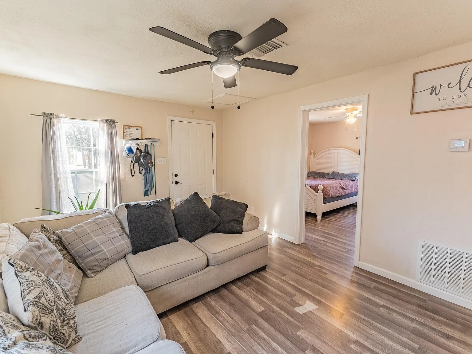 3 bed, 1260 sqft, $1,450 — Photo 2