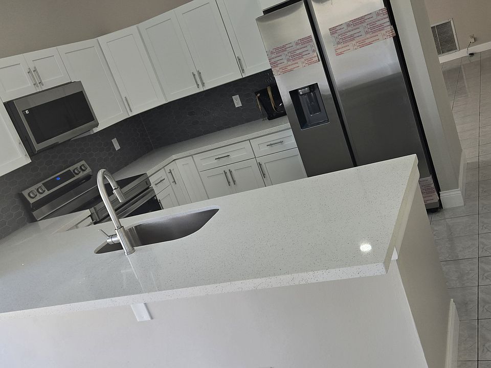 1st image of 366 E Riverbend Dr