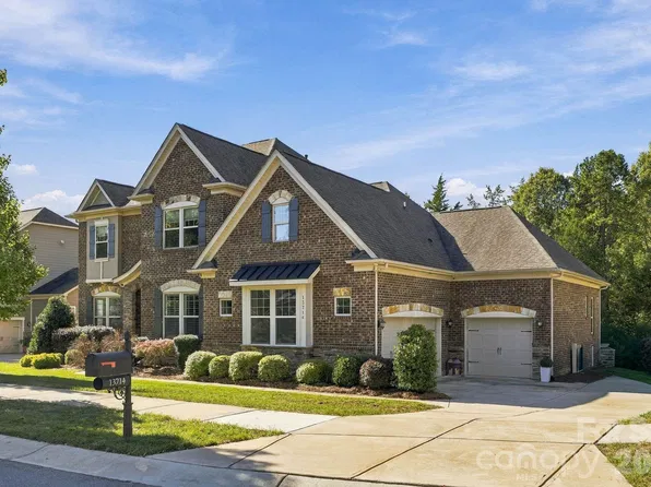 13714 Sunset Bluffs Cir, Huntersville, NC 28078