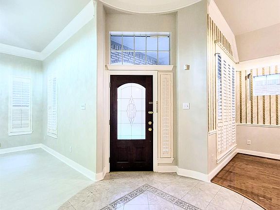 3rd image of 1746 Lakeside Enclave Dr