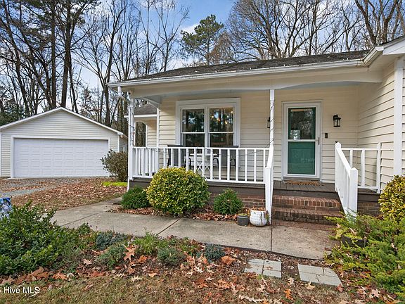 5th image of 1901 Red Oak Lane