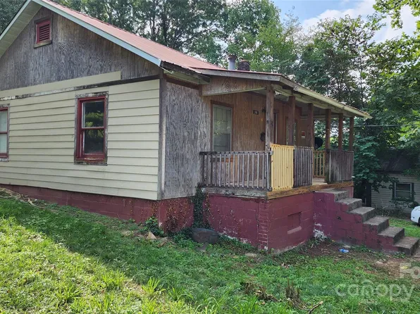 246 Marion St, Marion, NC 28752