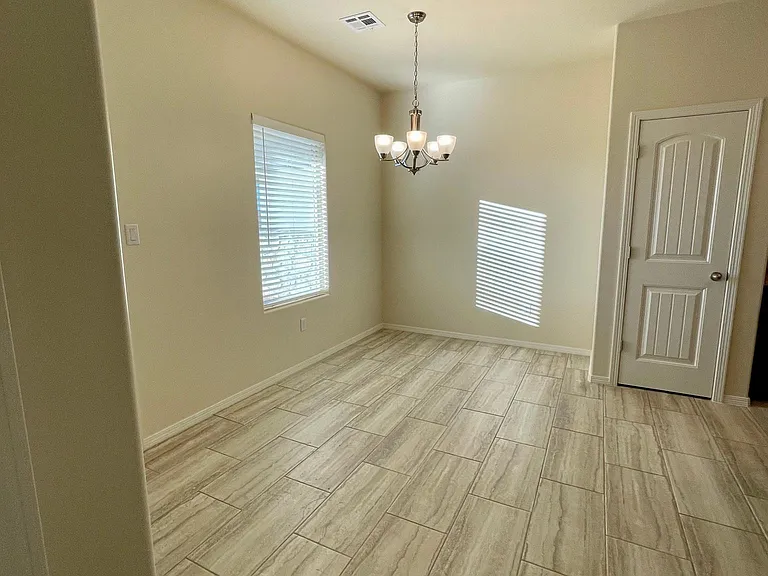 7165 Meridian St — Photo 26