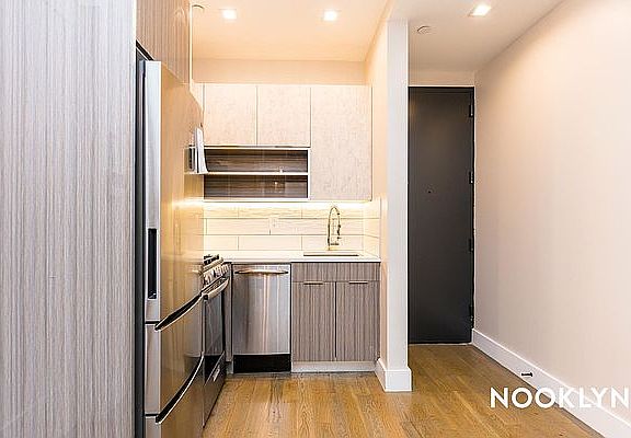 5th image of 358 Irving Ave #2B