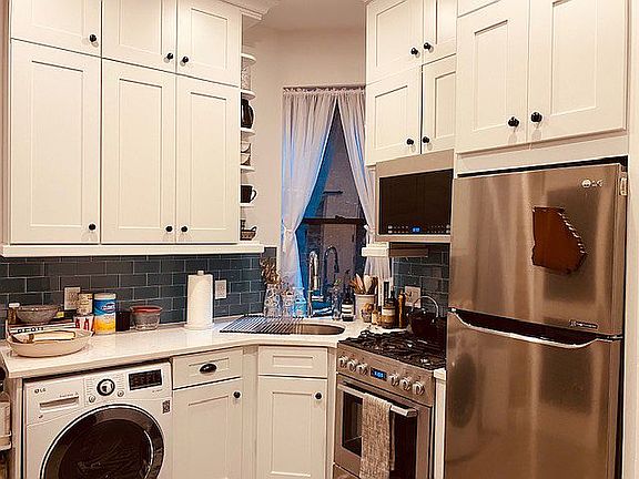5th image of 227 W 16th St APT 1WR