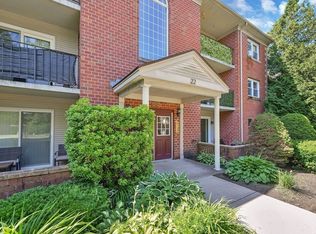 22 Maple Crest Cir APT J, Holyoke, MA 01040