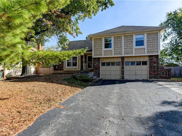 557 E 126th Ter, Olathe, KS 66061