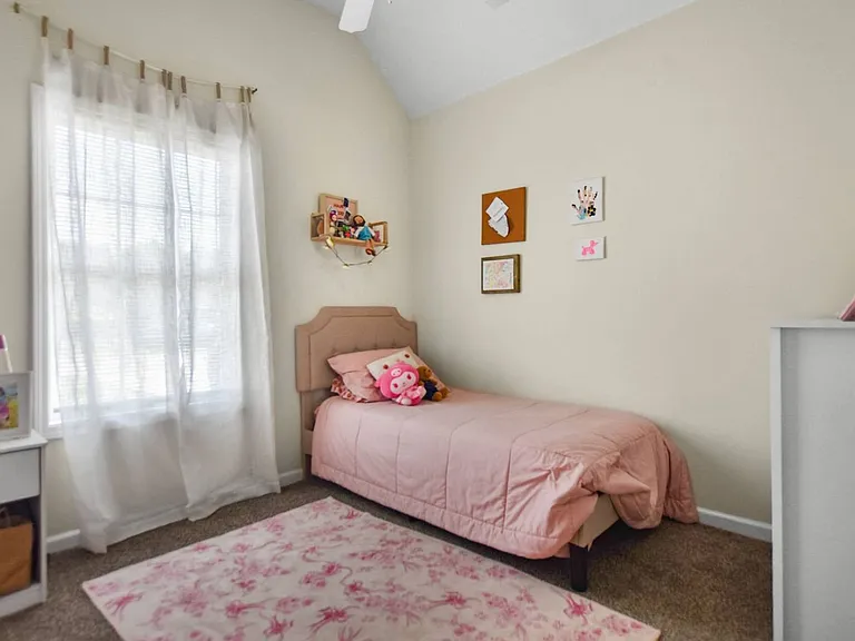 529 Oakmont Dr — Photo 12