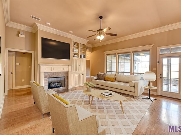 3rd image of 42226 Conifer Dr