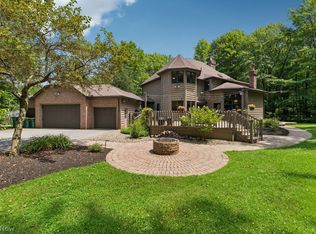 8840 Forest Edge Dr, Kirtland, OH 44094