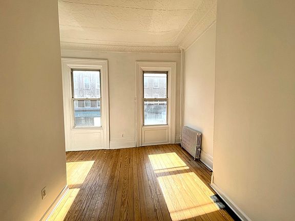4th image of 288 Smith St #2F