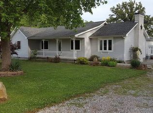 602 Dillard St, Eldorado, IL 62930
