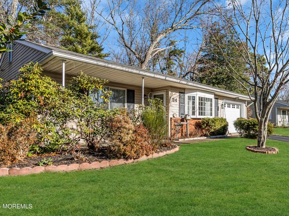 24 Maine Avenue, Whiting, NJ 08759
