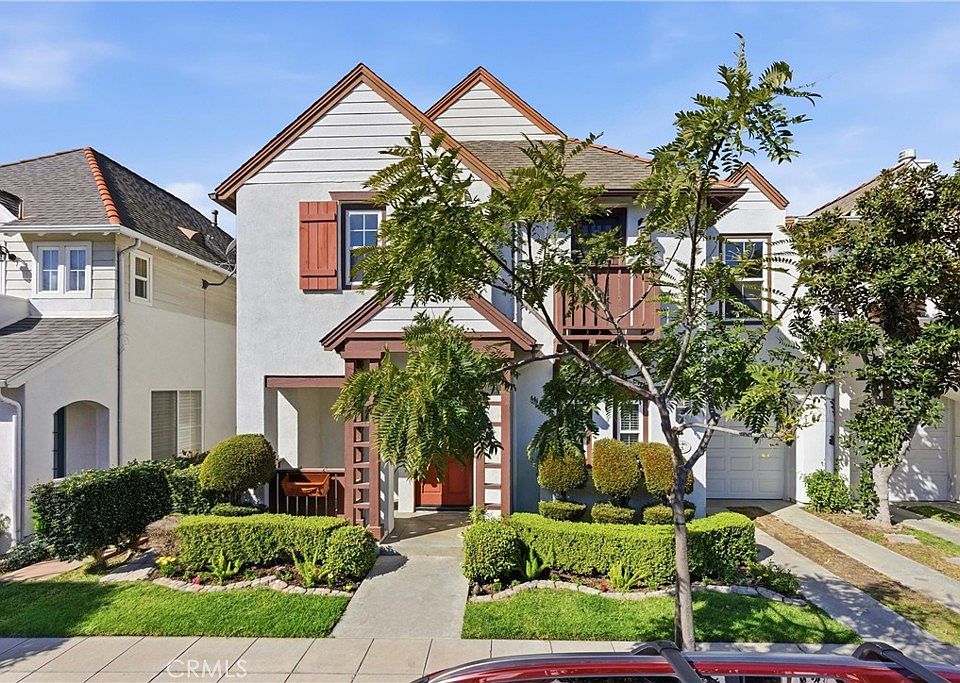 1st image of 55 Essex Ln