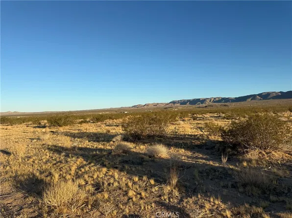 2 Swanee Rd, Lucerne Valley, CA 92356