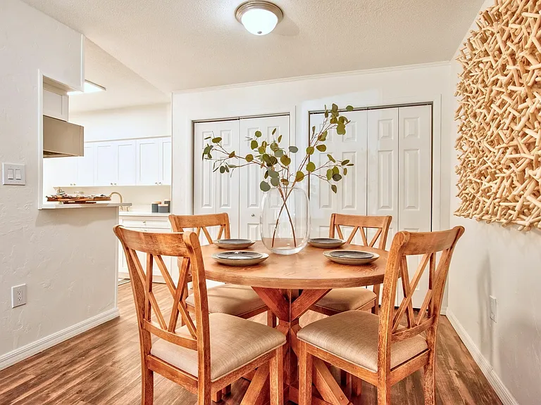 Madison Pointe — Photo 24