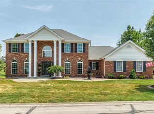 895 Whitmoor Dr, Weldon Spring, MO 63304