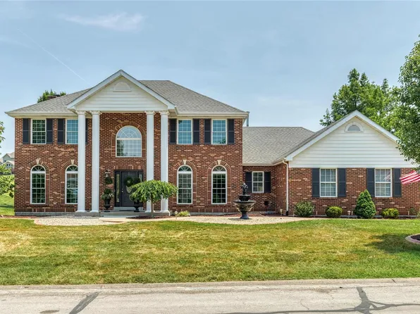 895 Whitmoor Dr, Weldon Spring, MO 63304