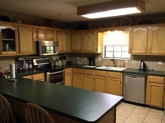 4th image of 1001 W Sprague St