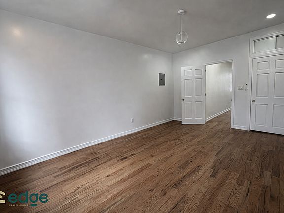 5th image of 127 Montrose Ave APT 2R