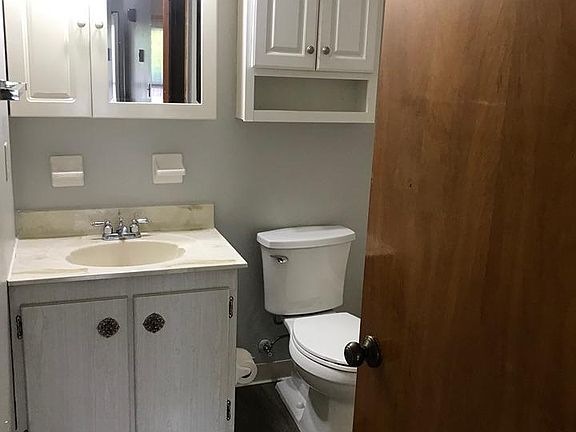 5th image of 404 Vine St