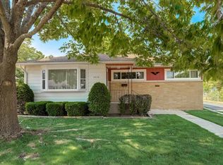 2536 Pinehurst Ave, Racine, WI 53403