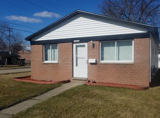 18805 Marquette St, Roseville, MI 48066