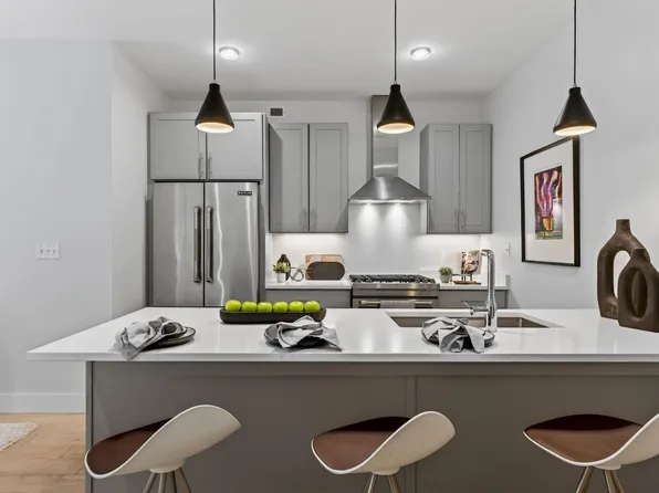 383 Commercial Street #413, Portland, ME 04101