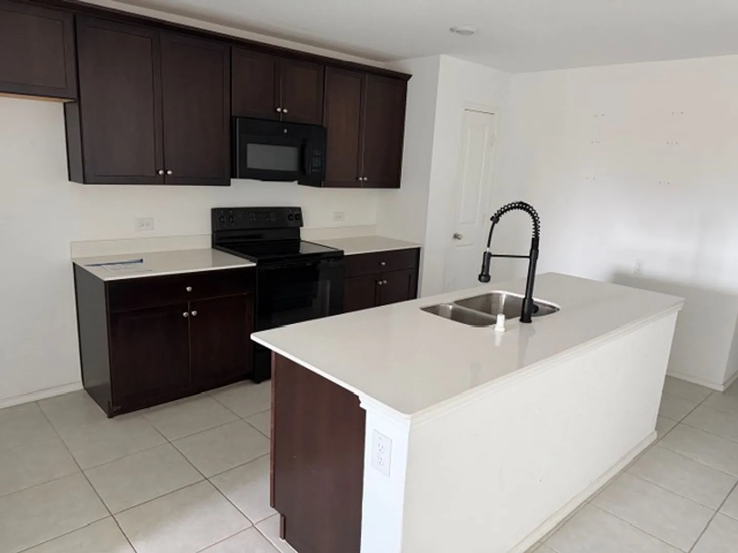 Princeton 4 bed 2 bath — Photo 2