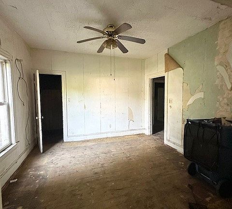 2nd image of 2144 Beech Ave