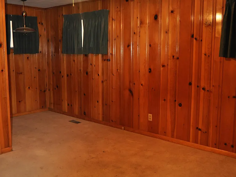 805 Robinson St — Photo 5
