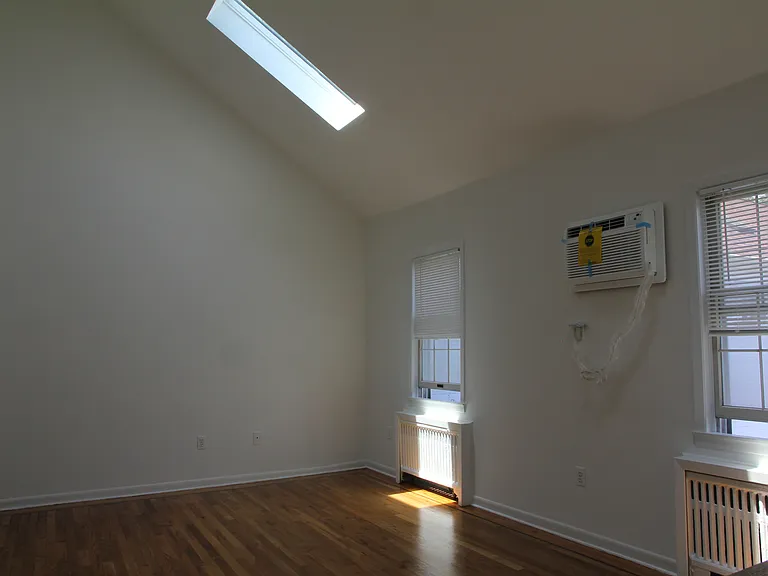 610C Grand Ave #C — Photo 4
