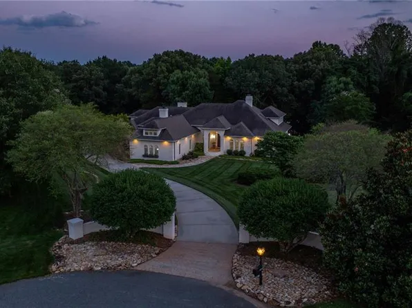 7000 Blacksmith Ct, Summerfield, NC 27358