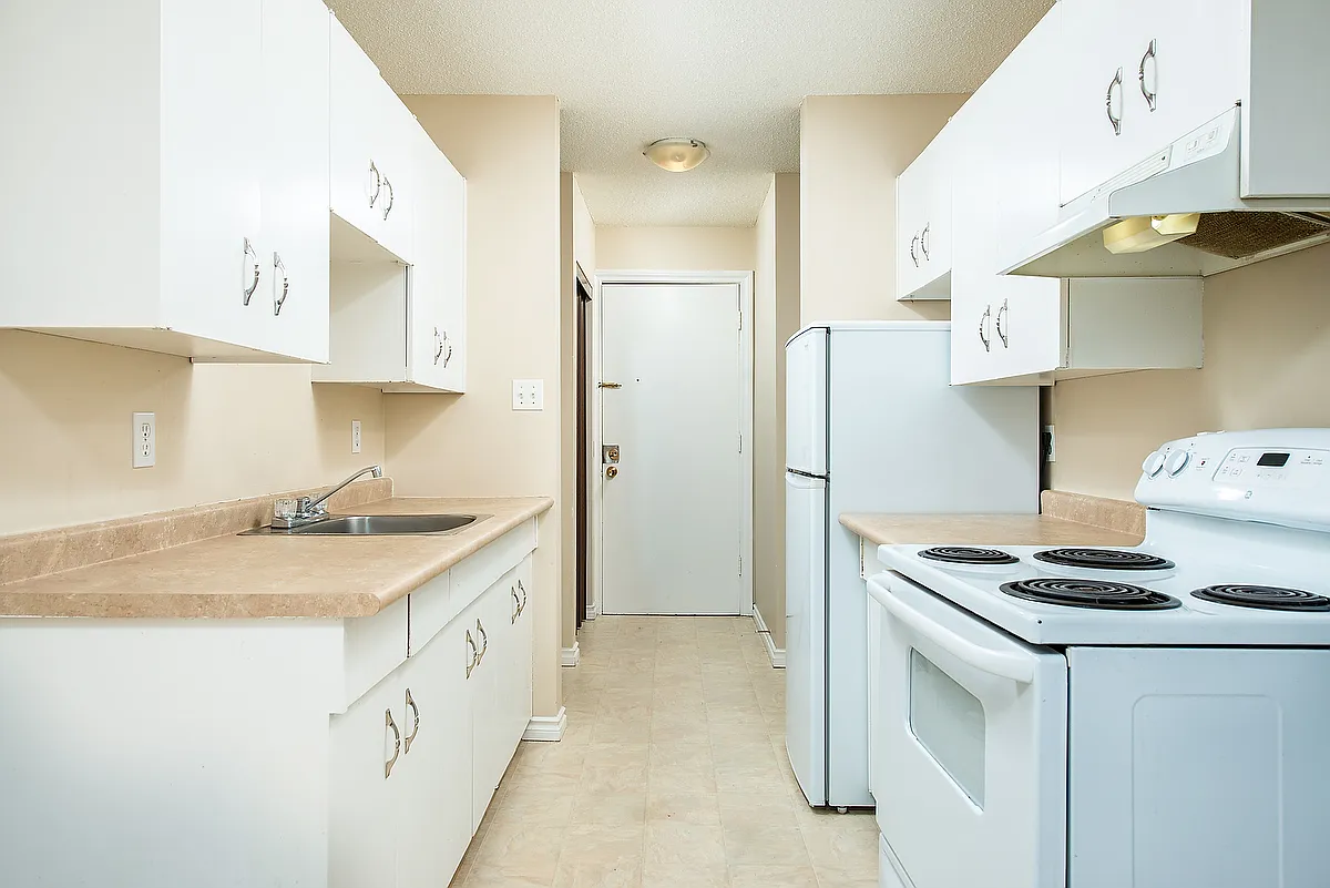 Highland House Apartments — Photo 3