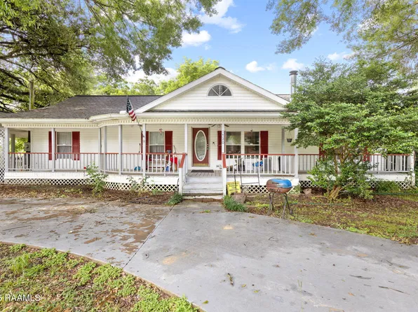 1720 Magnolia St, Pine Prairie, LA 70576