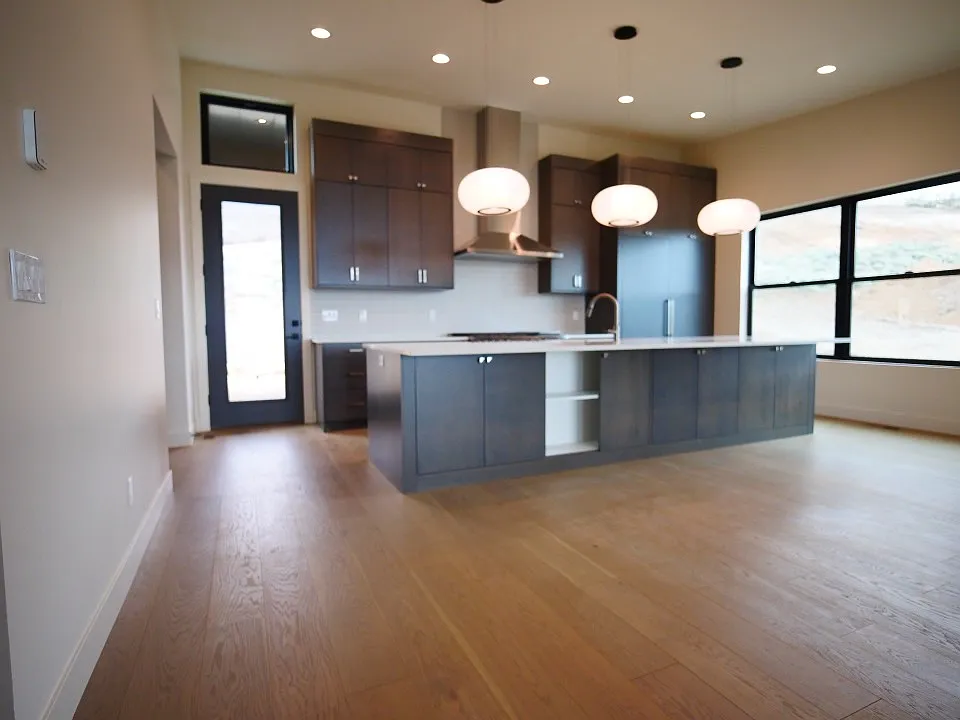 4 bed, 3.5 bath, 3077 sqft, $6,000 — Photo 3