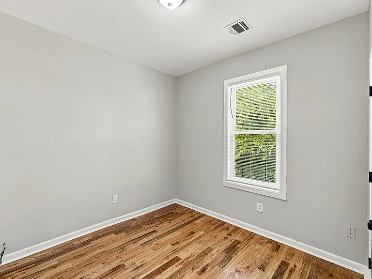 422 Woodside Ave #3 — Photo 16
