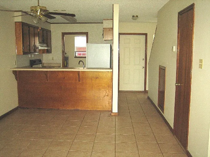 2 Bedroom | 1 Bath Condo In Lake Park — Photo 2