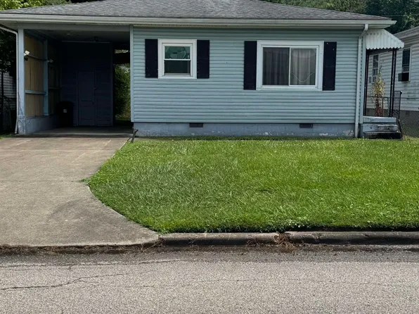 3251 Chase St, Huntington, WV 25704