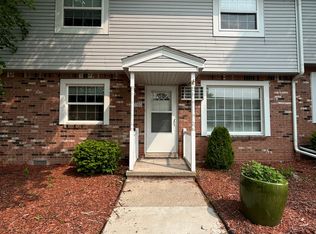 27780 Reo Rd, Grosse Ile, MI 48138