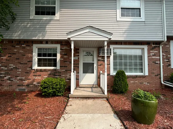 27780 Reo Rd, Grosse Ile, MI 48138