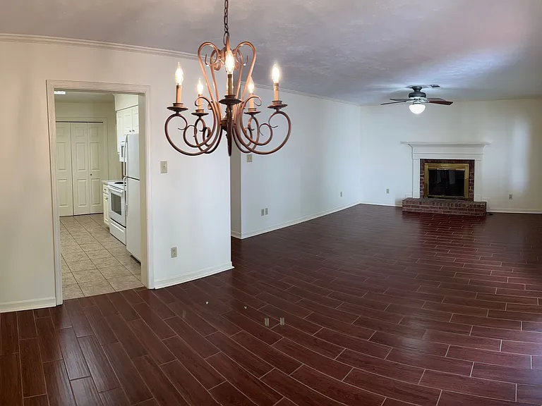 10 Foxcroft Ct — Photo 5
