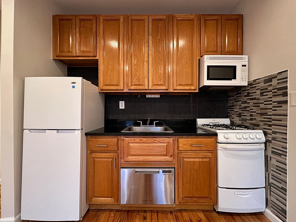 1st image of 99-09 Northern Blvd #2