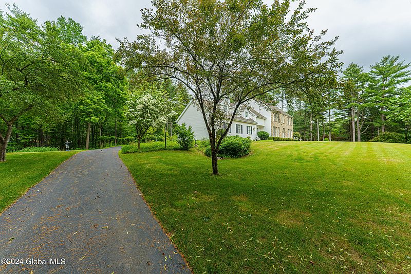 3rd image of 22 Summerfield Lane