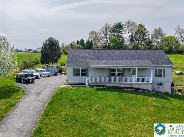 8738 Cardinal Rd, New Tripoli, PA 18066