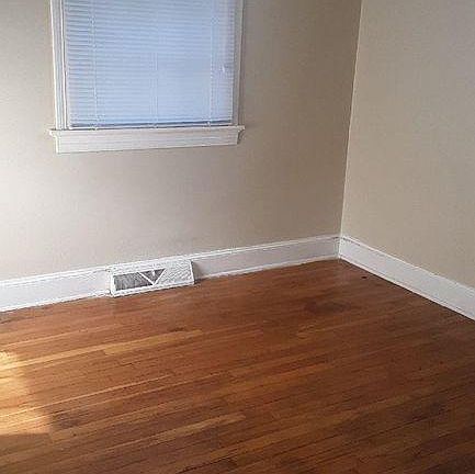 4th image of 2220 King St