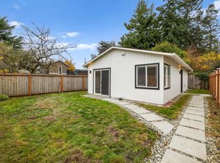 11235 37th Ave SW #C, Seattle, WA 98146