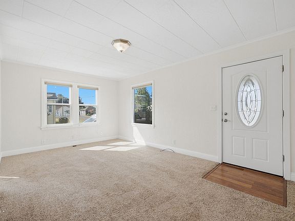 5th image of 801 Manor Pl